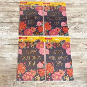 NWT 32 Valentine’s Day Cards & Envelopes Hearts Hugs 4 Packs of 8, 2 Designs